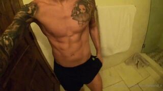 STREAPTEASE IN THE BATHROOM AND I TOUCH MYSELF SUPER HORNY FOR A FAN - porn video