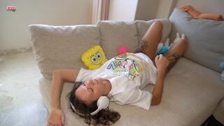 Orgasm flows from pussy of a horny college girl - porn video