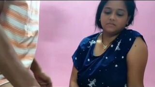 Mousi ki jawan Beti ki chudai kar di ghar par akeli thi - porn video